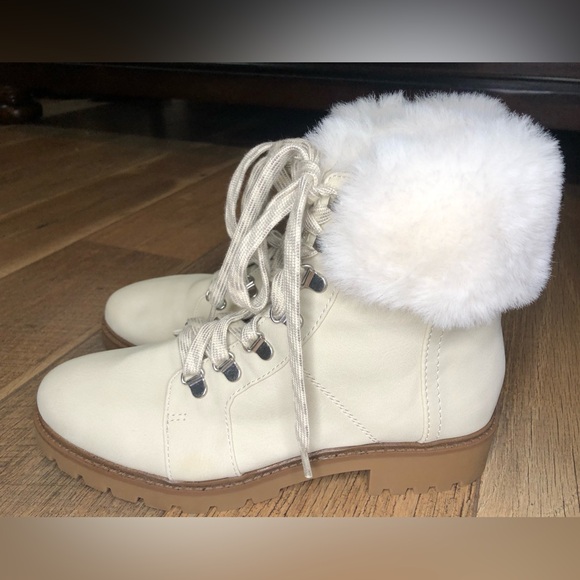 Esprit Lace Up Faux Fur Collar Suede Off White Boots Size 8.5 - Picture 4 of 11